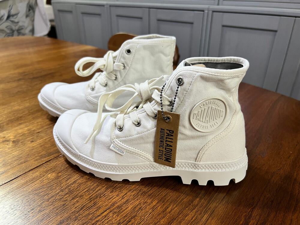 Palladium Pampa Hi Star White Women’s Canvas Boots Size 9 NWT